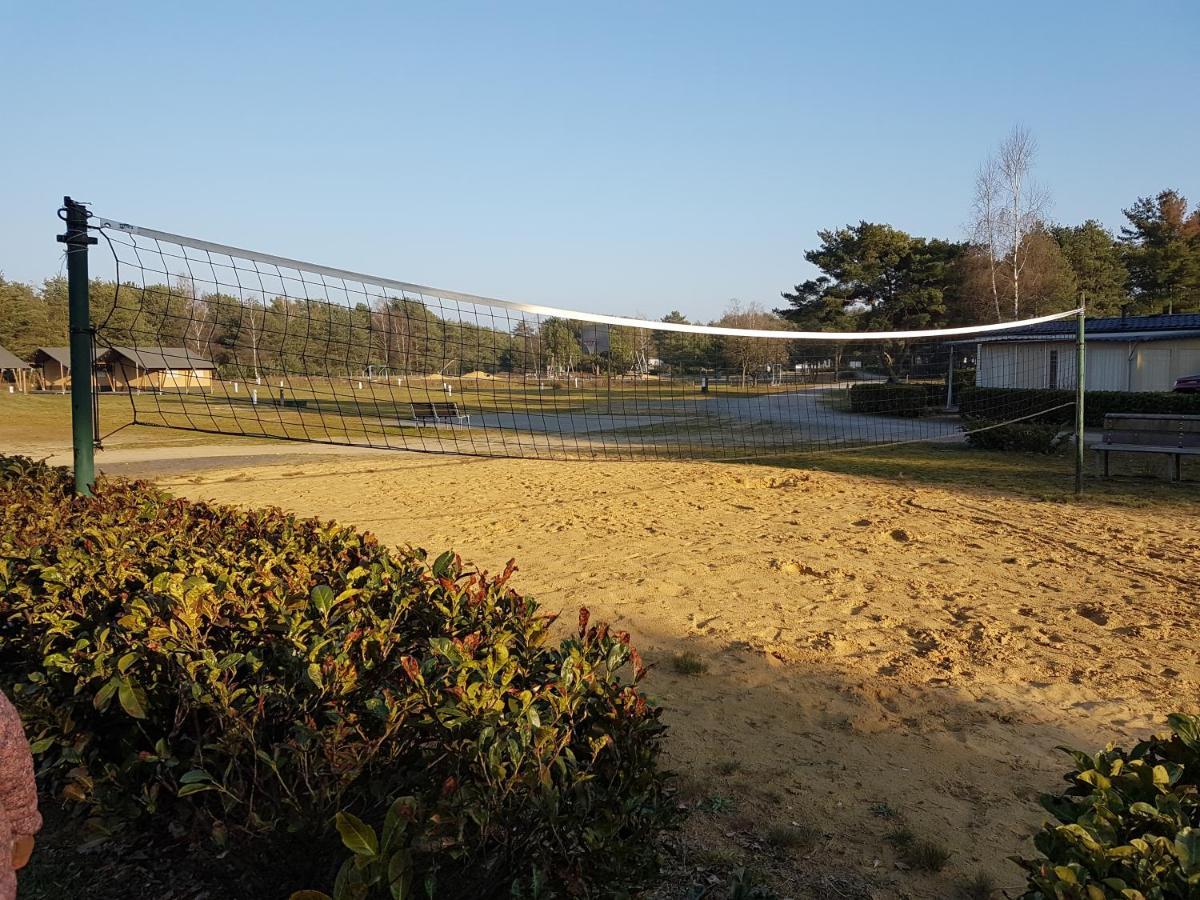 " Casitacuriosa " Chalet Op Camping Met Buitenzwembad Balen Kültér fotó